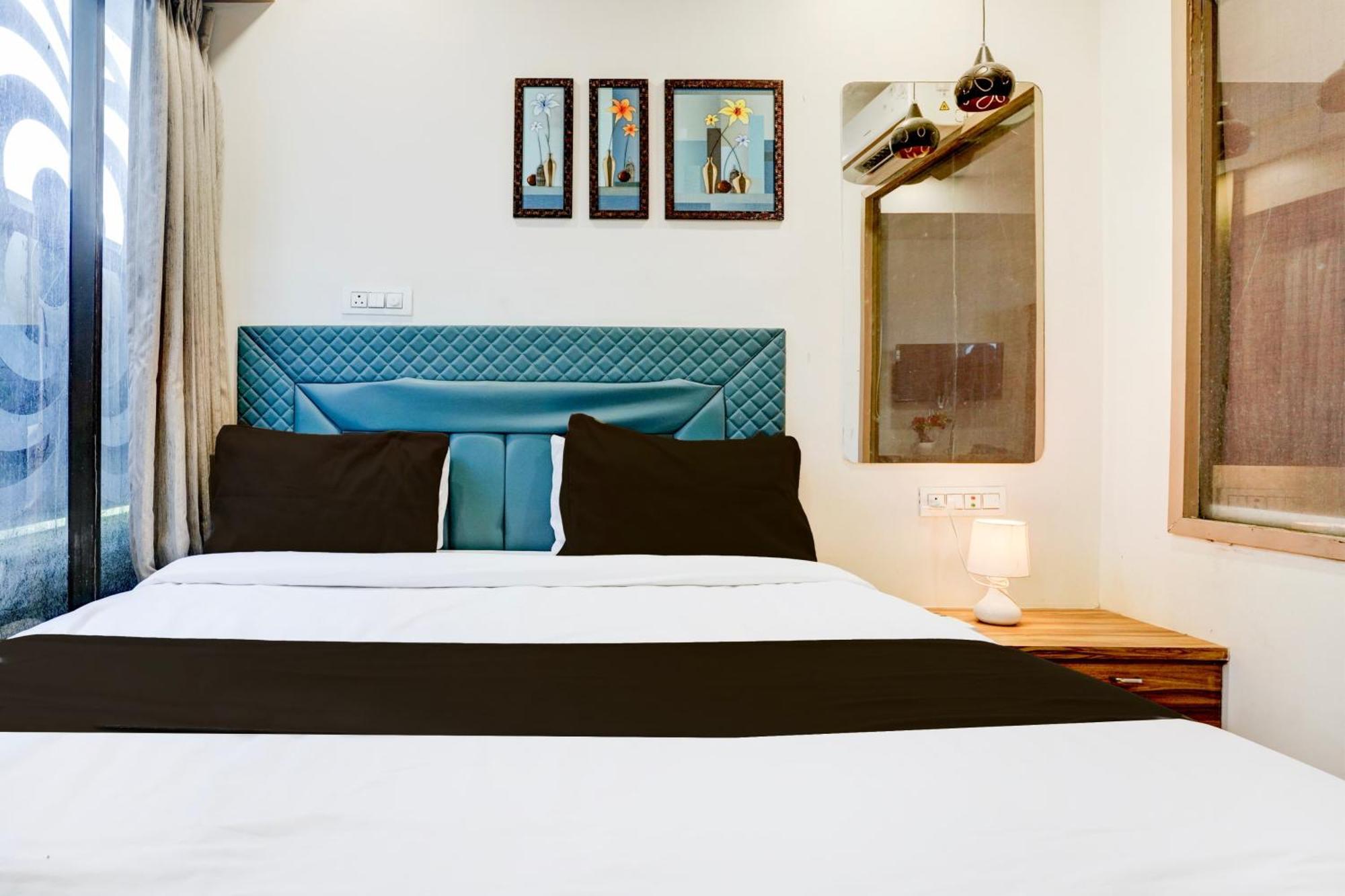 Super Collection O Vesu Surat Formerly Hotel Signature Bagian luar foto
