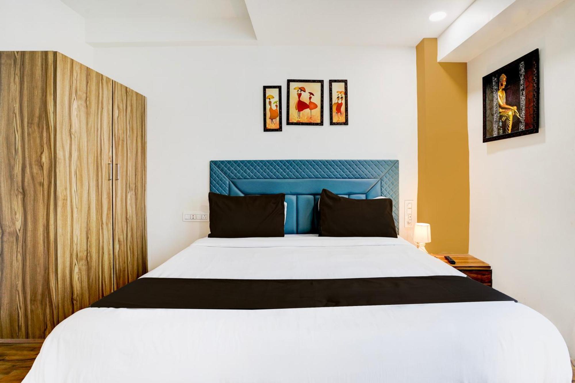 Super Collection O Vesu Surat Formerly Hotel Signature Bagian luar foto