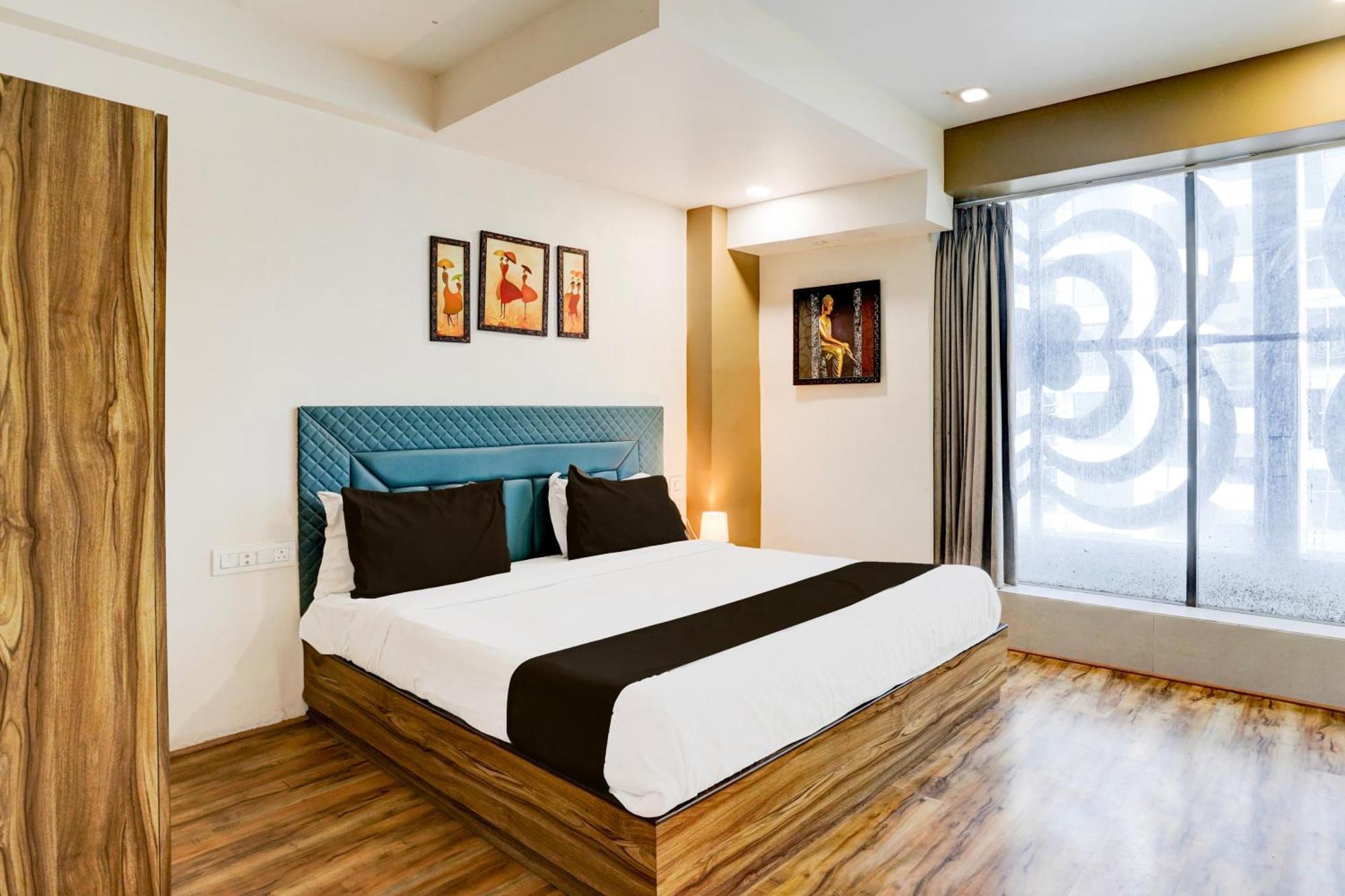 Super Collection O Vesu Surat Formerly Hotel Signature Bagian luar foto