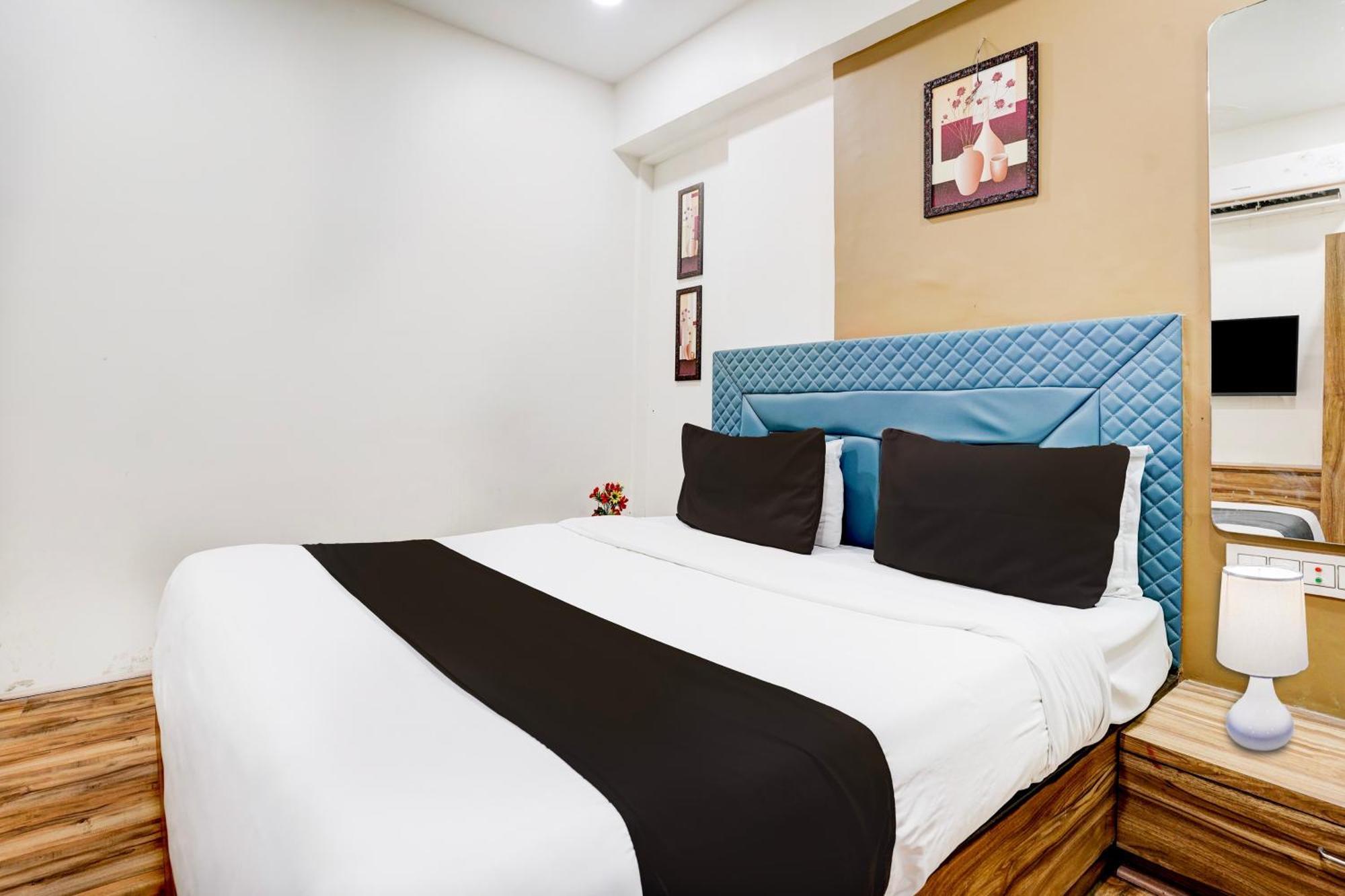 Super Collection O Vesu Surat Formerly Hotel Signature Bagian luar foto